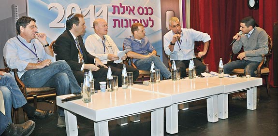 שרון גל, מנשה סמירה, אורי רוזן, נחמיה שטרסל, חגי גולן  / צלם: שיר גולני